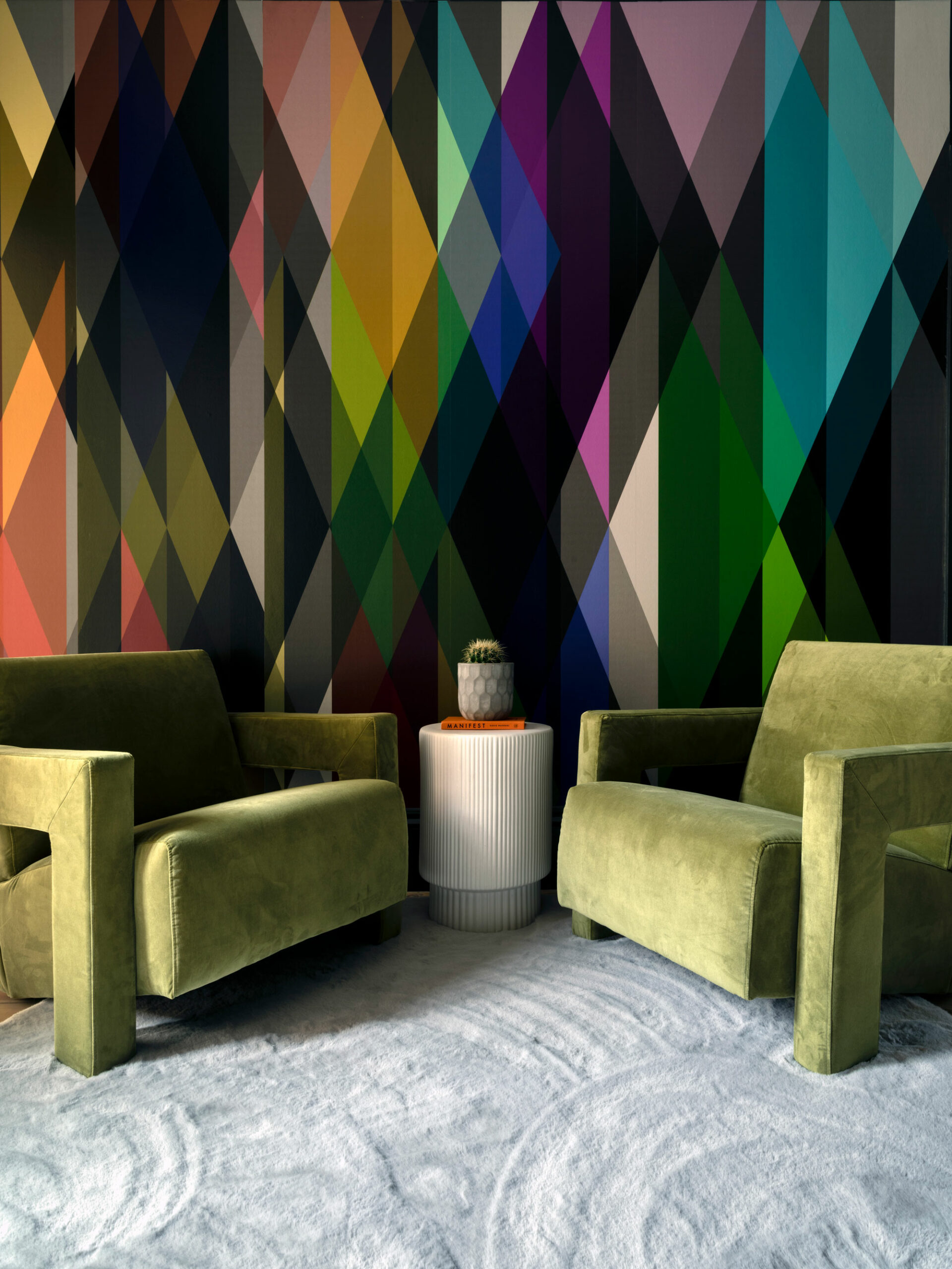 Jimmy Martin interior design London - Chaise McQueen verte en velours