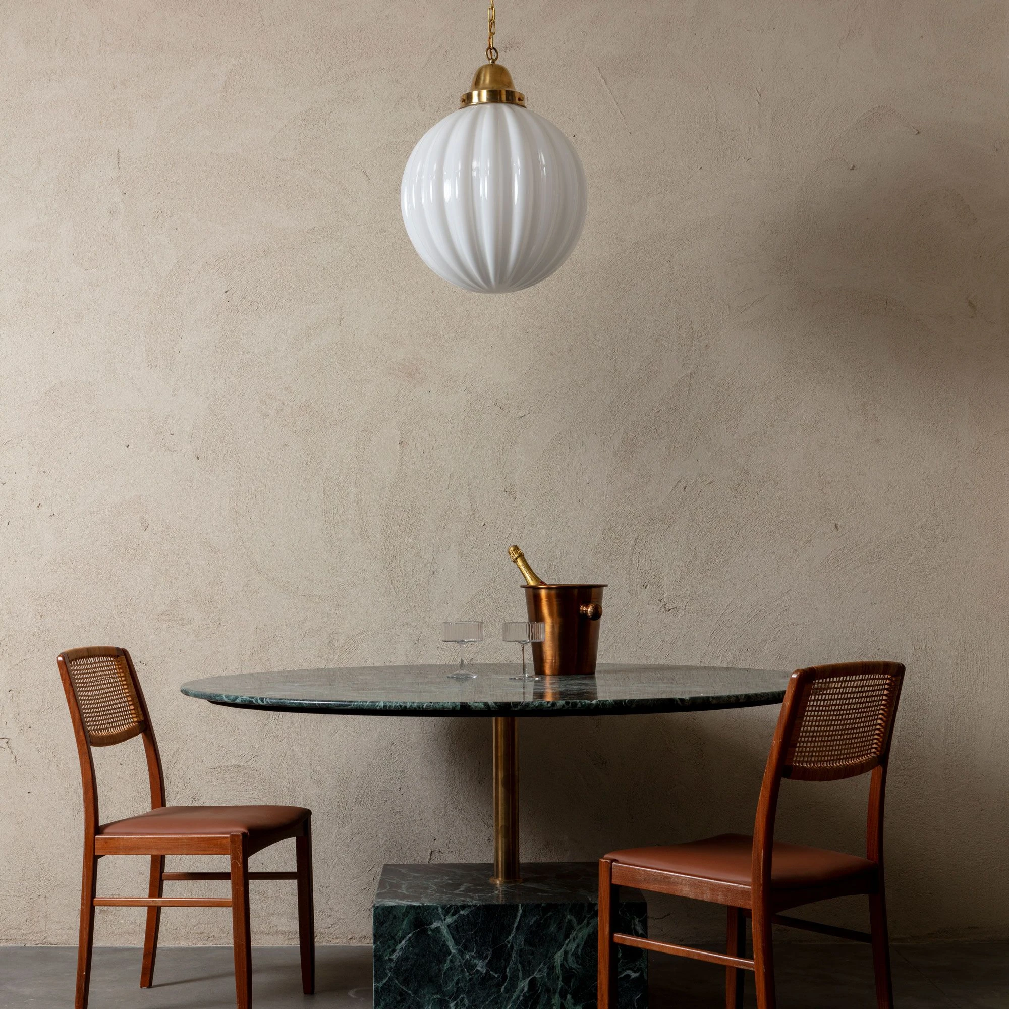 Large-Pumpkin_pendant_light_lifestyle.webp