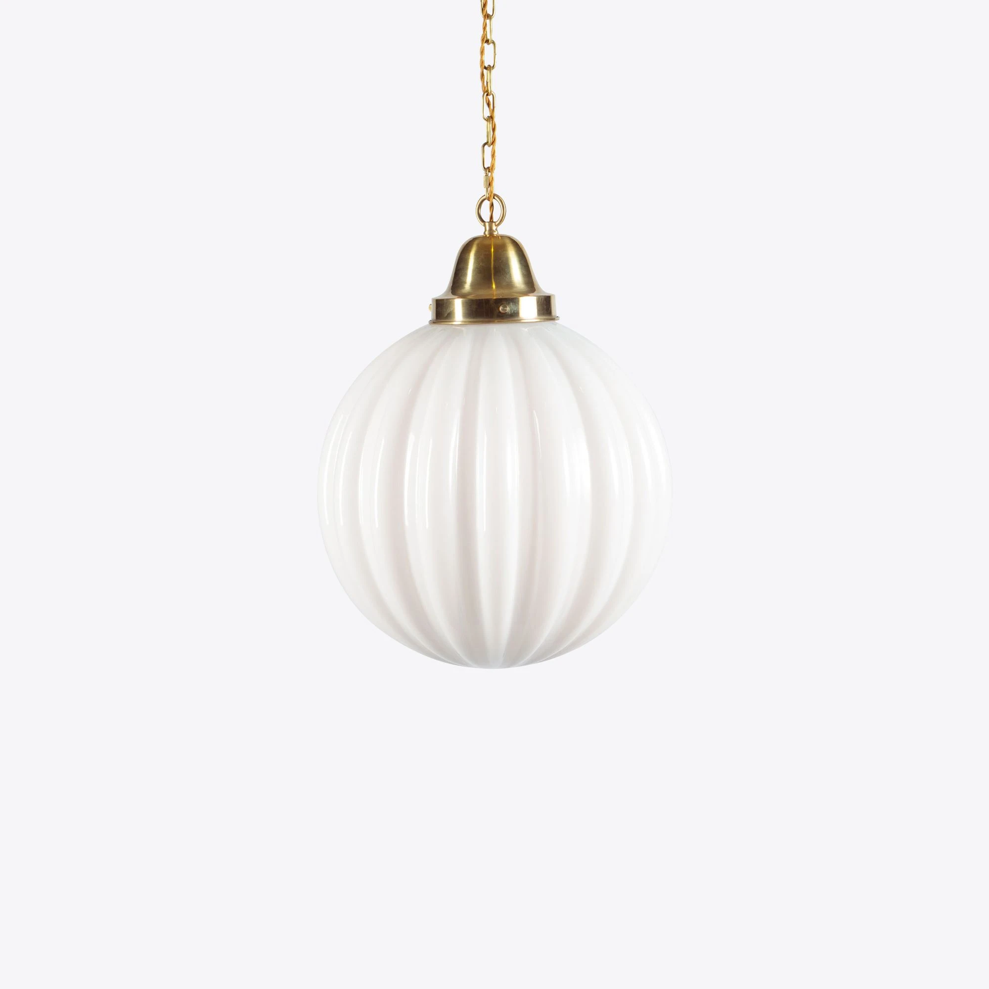 Pumpkin-pendant_opaline_light_small_1.webp